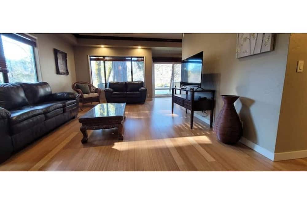 Photo of Livingroom in Marcola