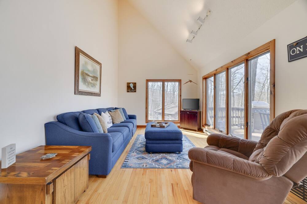 Photo of Livingroom in White Mills