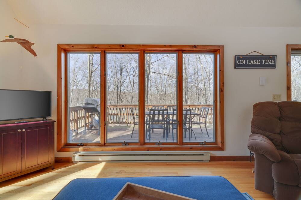 Photo of Livingroom in White Mills