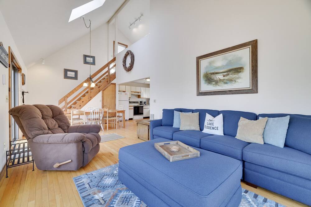 Photo of Livingroom in White Mills