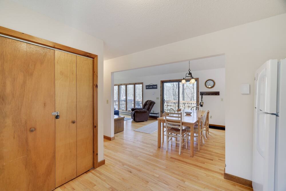 Photo of Others in White Mills