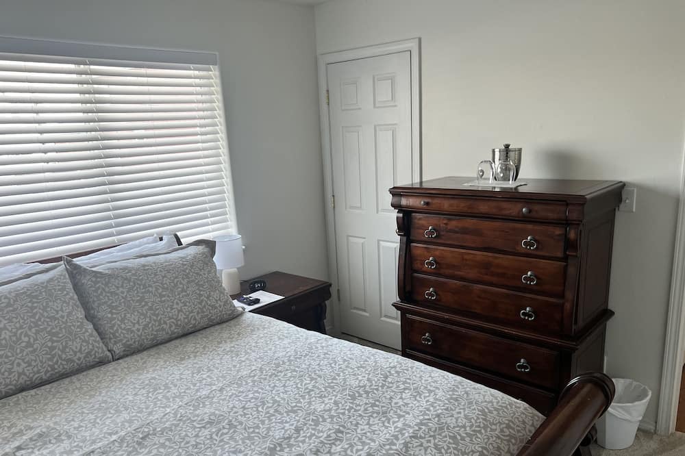 Photo of Bedroom in Northeast Anchorage