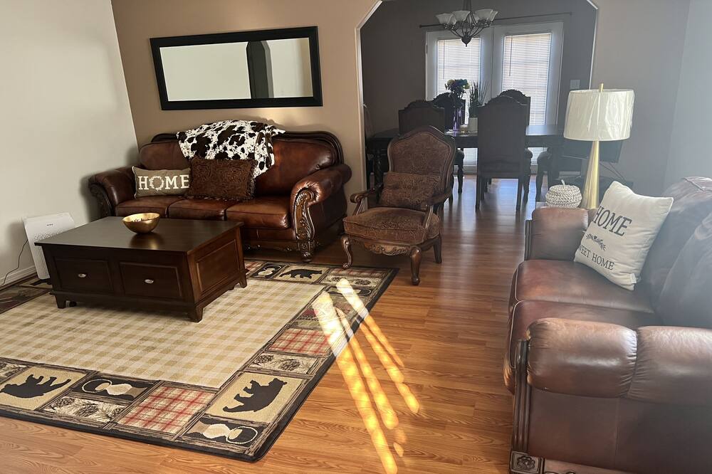 Photo of Livingroom in Northeast Anchorage