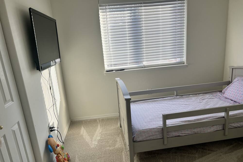 Photo of Bedroom in Northeast Anchorage