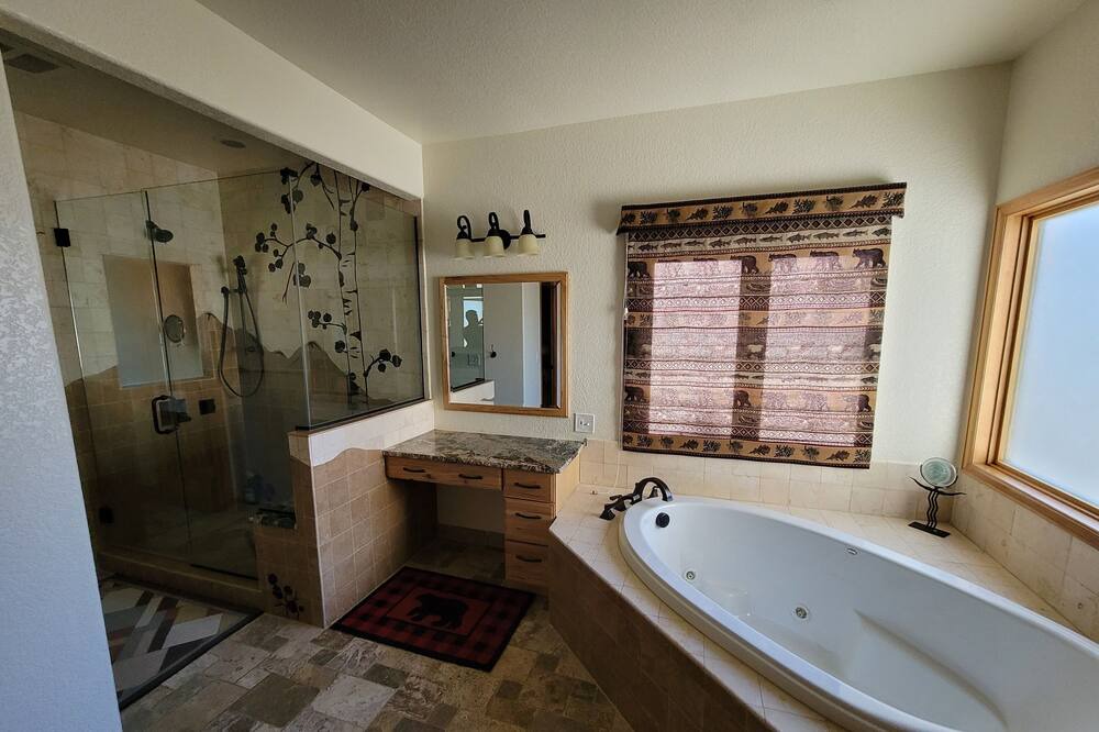 Photo of Bathroom in Perry Park