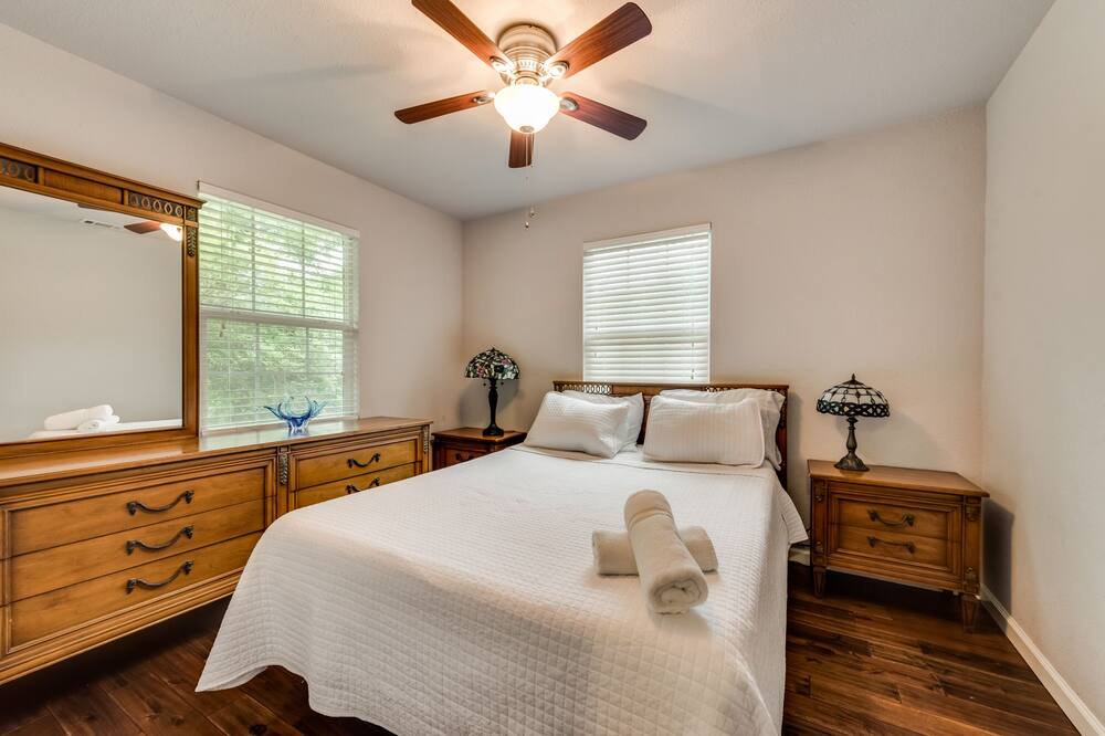 Photo of Bedroom in Carolyn Estates