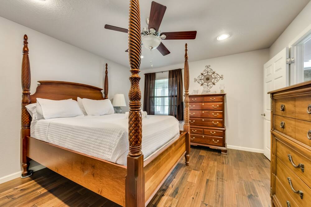 Photo of Bedroom in Carolyn Estates