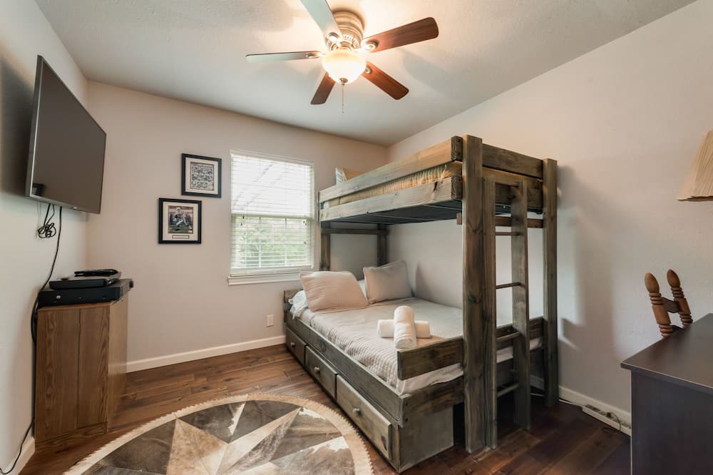 Photo of Bedroom in Carolyn Estates
