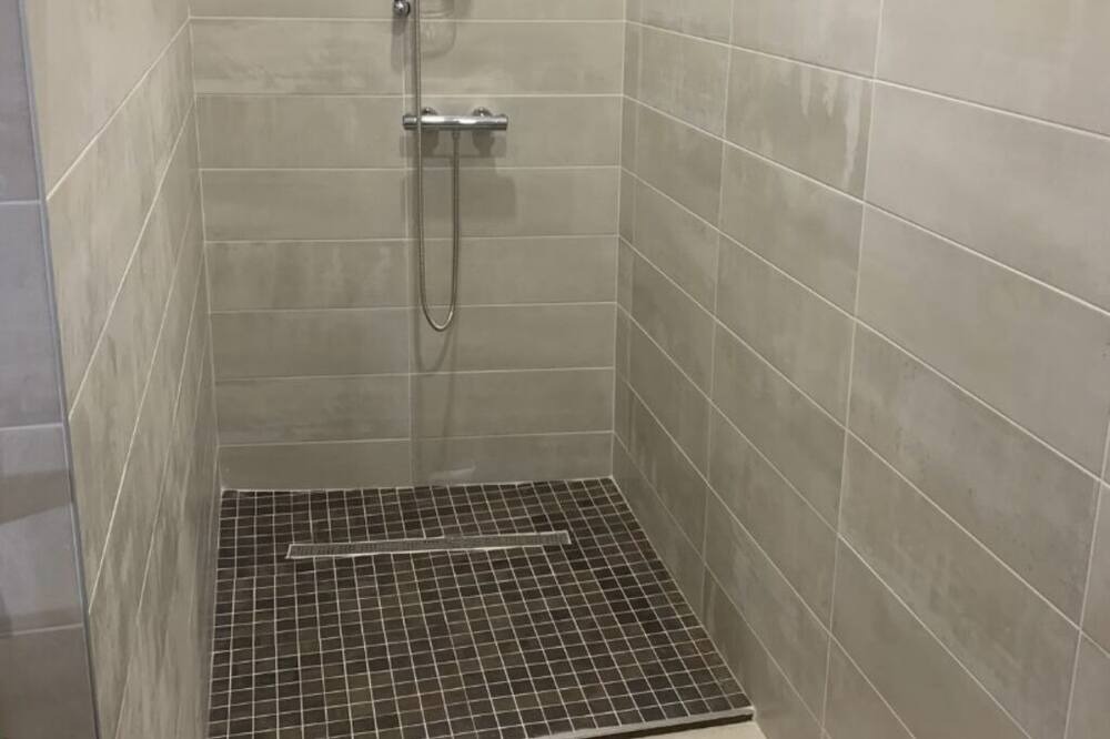 Photo of Bathroom in Cournonterral
