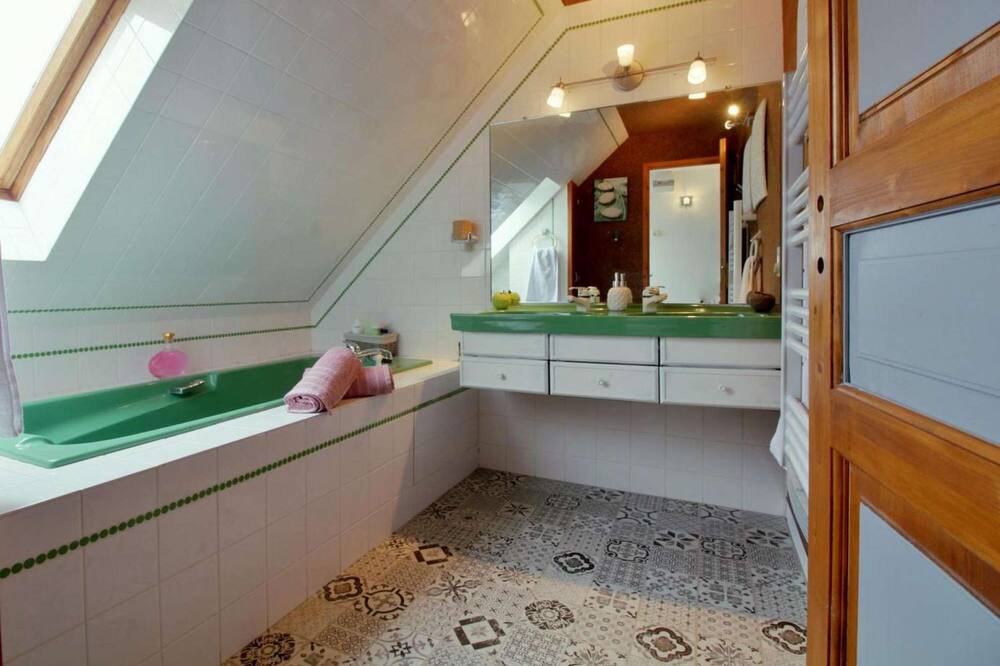 Photo of Bathroom in Guchen