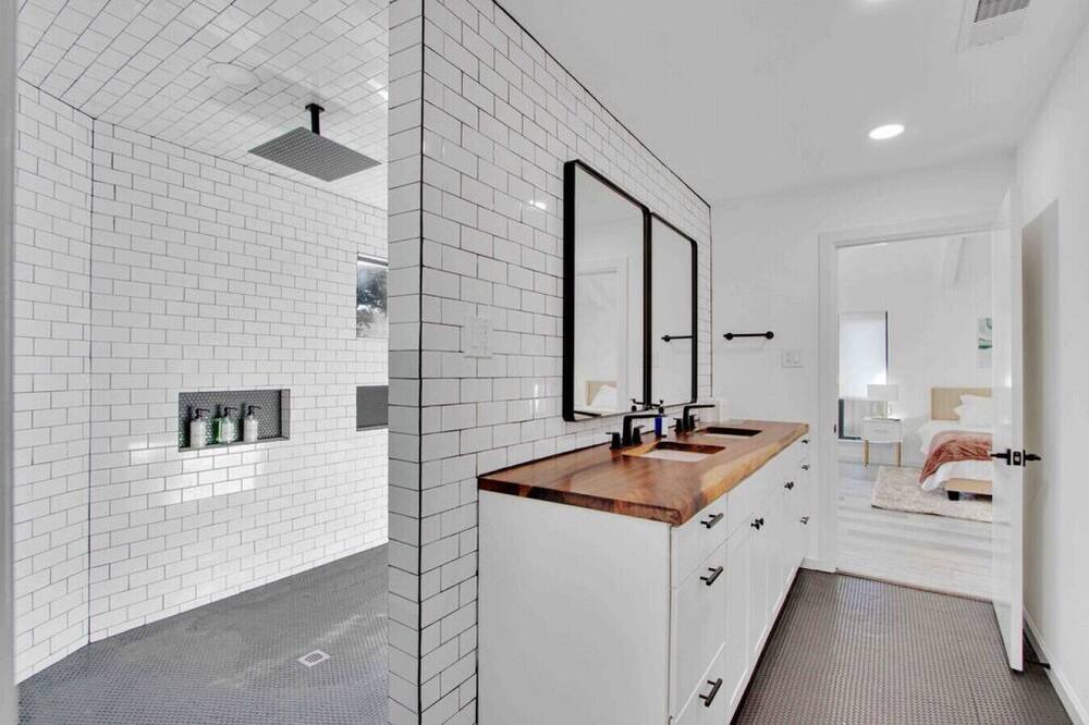 Photo of Bathroom in Far North Dallas