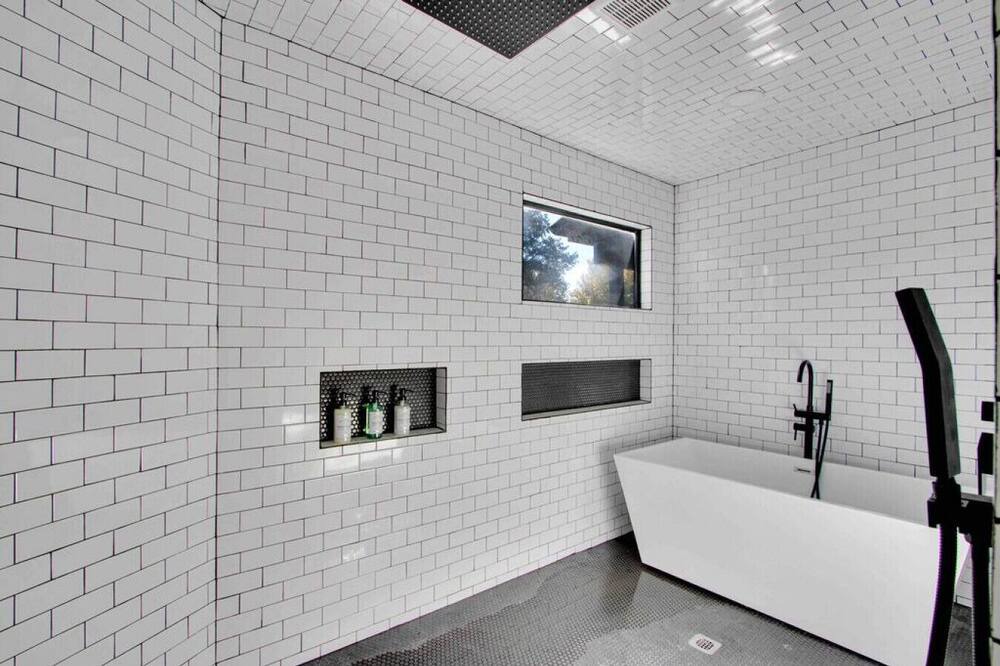 Photo of Bathroom in Far North Dallas