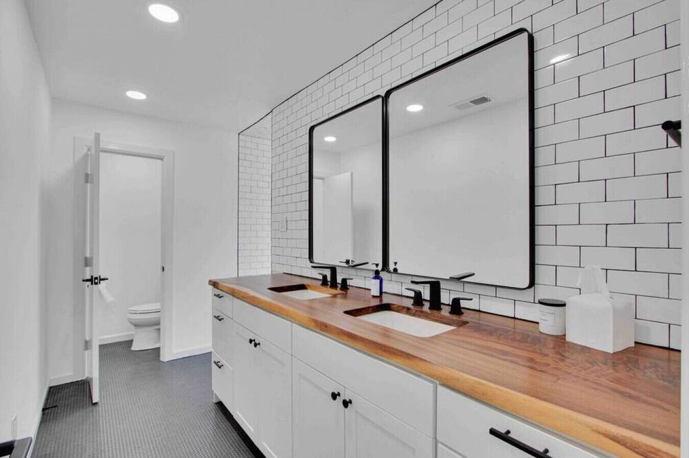 Photo of Bathroom in Far North Dallas