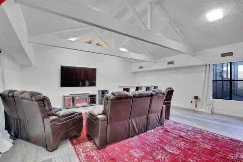 Photo of Livingroom in Far North Dallas