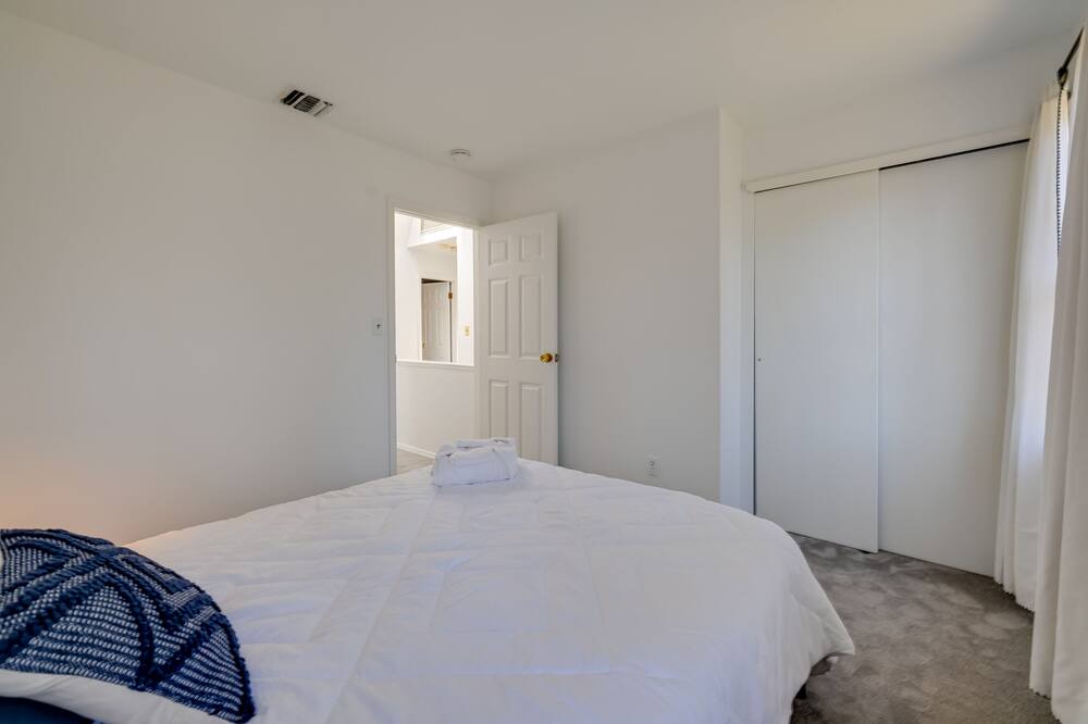 Photo of Bedroom in Brookhaven