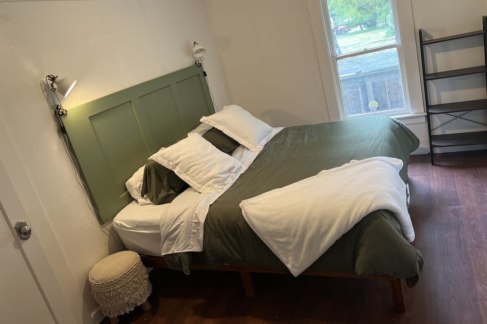 Photo of Bedroom in Boonville