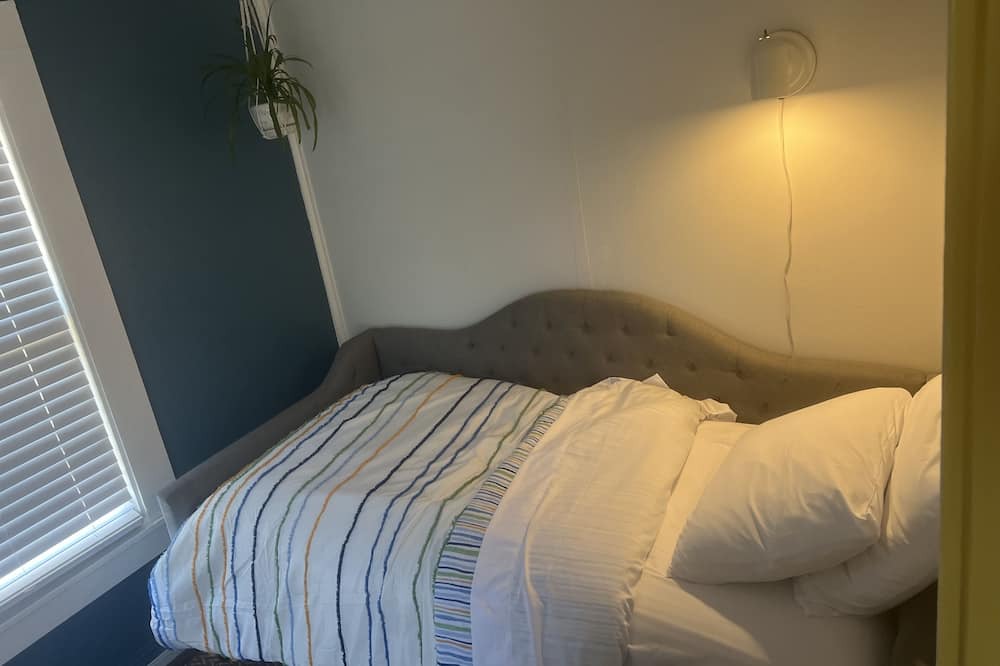 Photo of Bedroom in Boonville