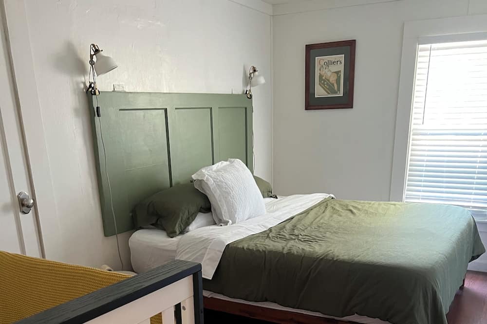 Photo of Bedroom in Boonville