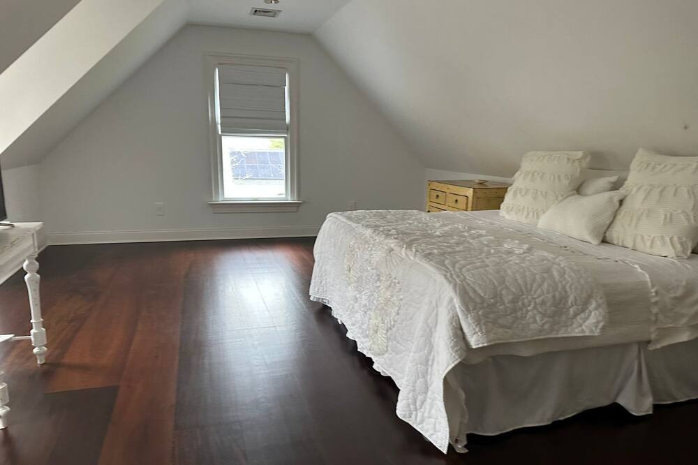 Photo of Bedroom in Northwest Harbor