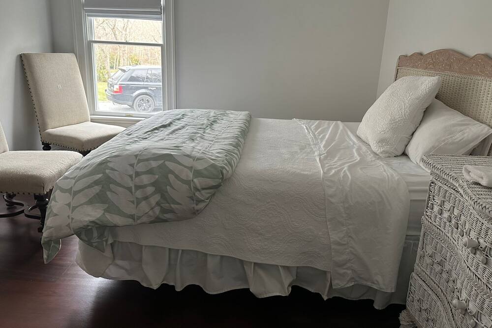 Photo of Bedroom in Northwest Harbor