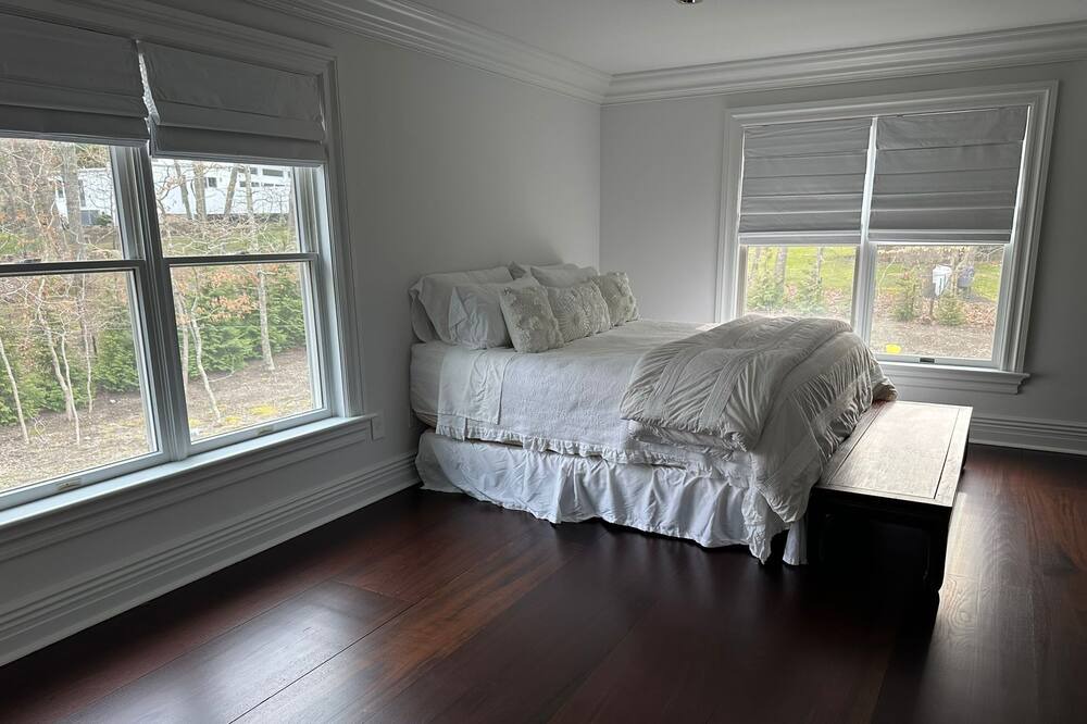 Photo of Bedroom in Northwest Harbor