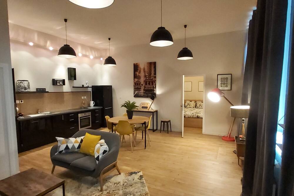 Photo of Livingroom in Poincare - Foch - Anatole France - Croix de Bourgogne