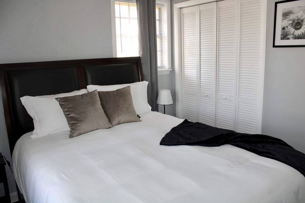 Photo of Bedroom in Lyons