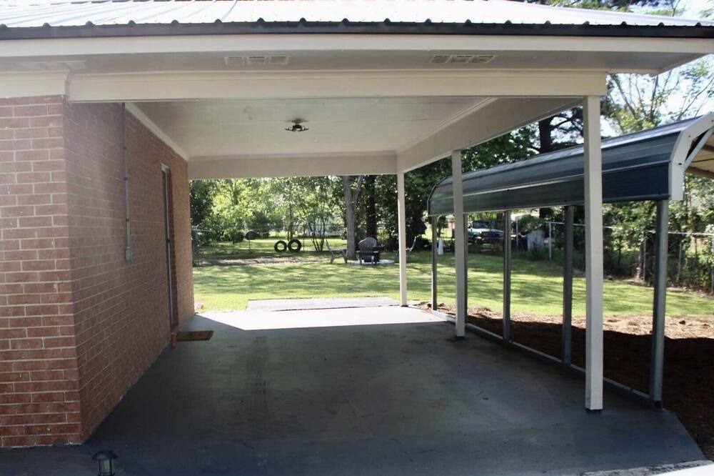 Photo of Outdoor in Lyons