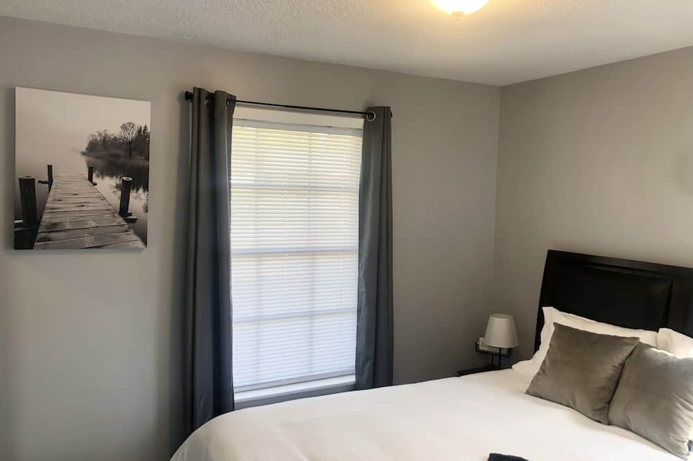 Photo of Bedroom in Lyons