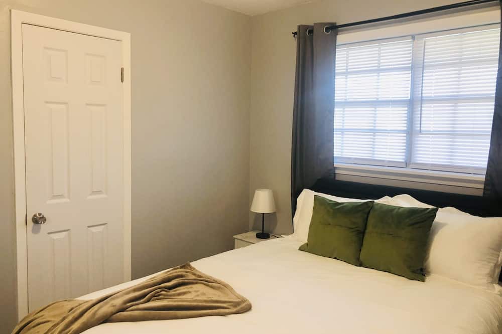Photo of Bedroom in Lyons