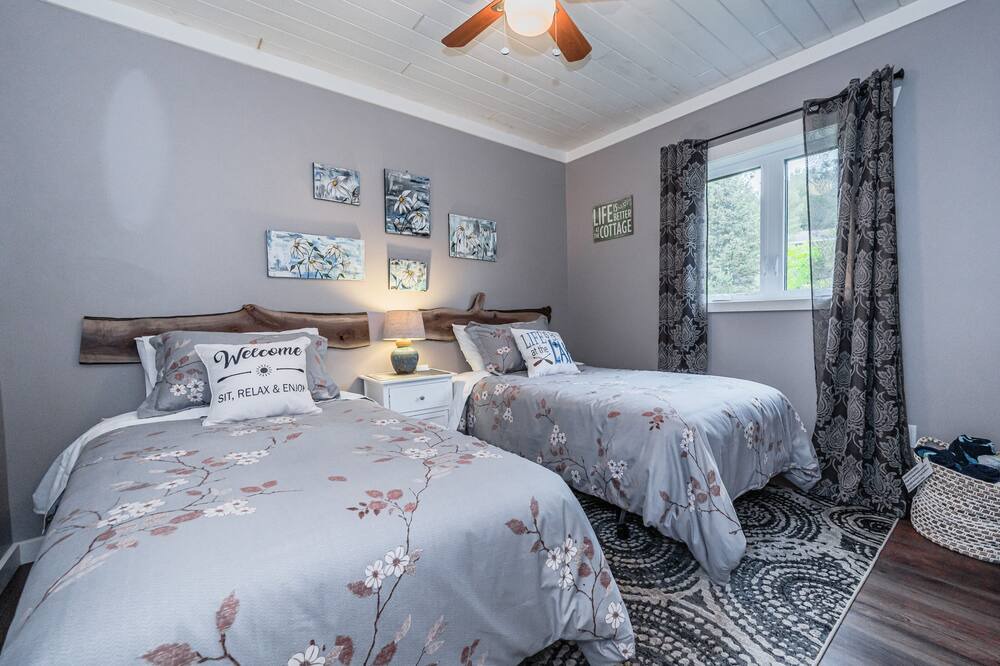 Photo of Bedroom in Lion's Head