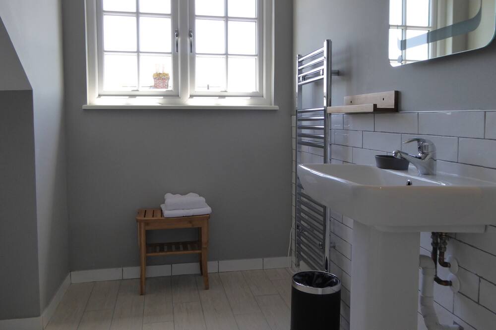 Photo of Bathroom in Waterlooville