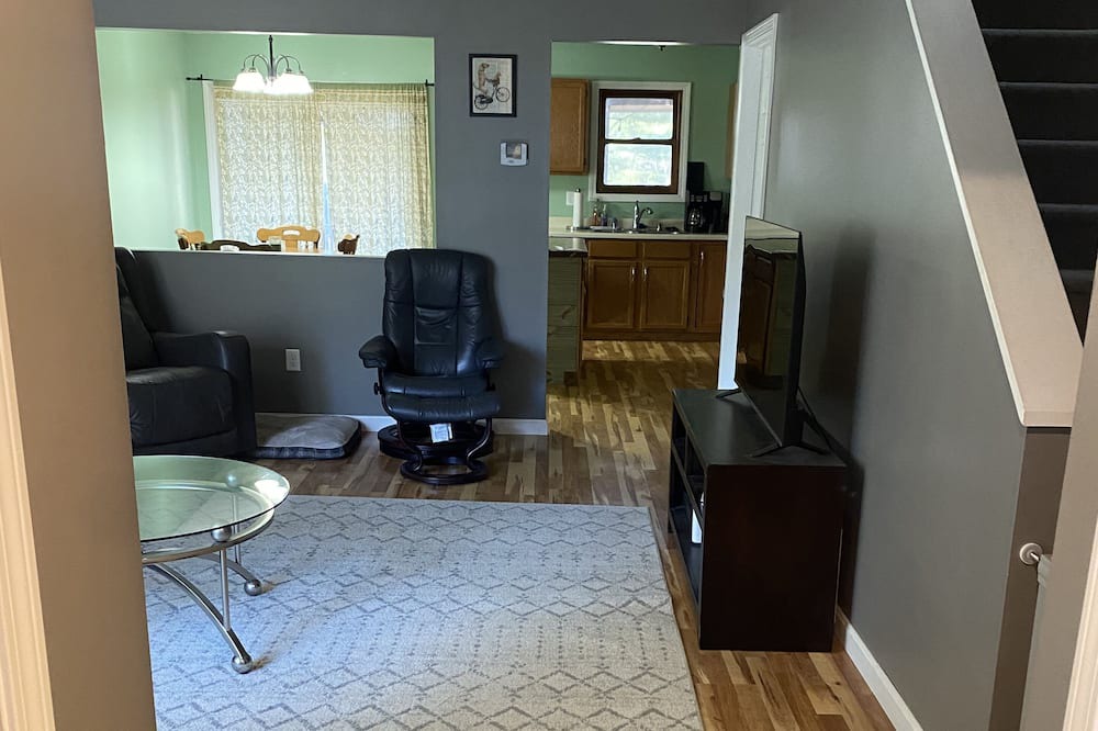 Photo of Others in Malletts Bay