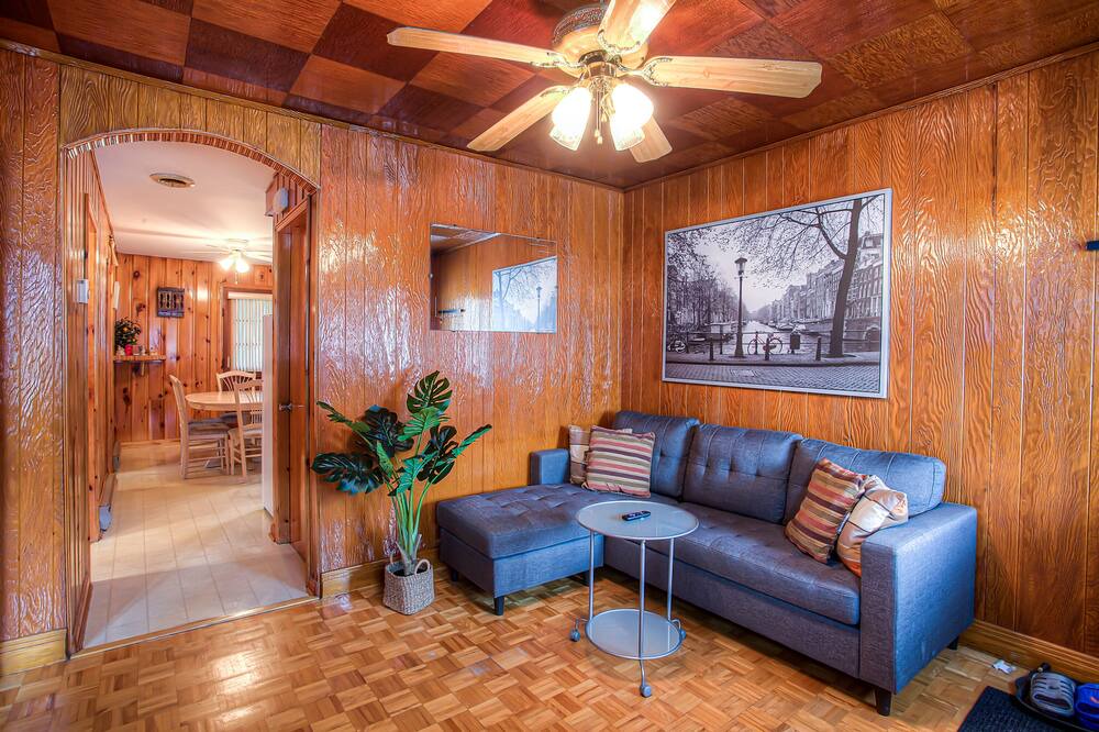 Photo of Livingroom in Montreal