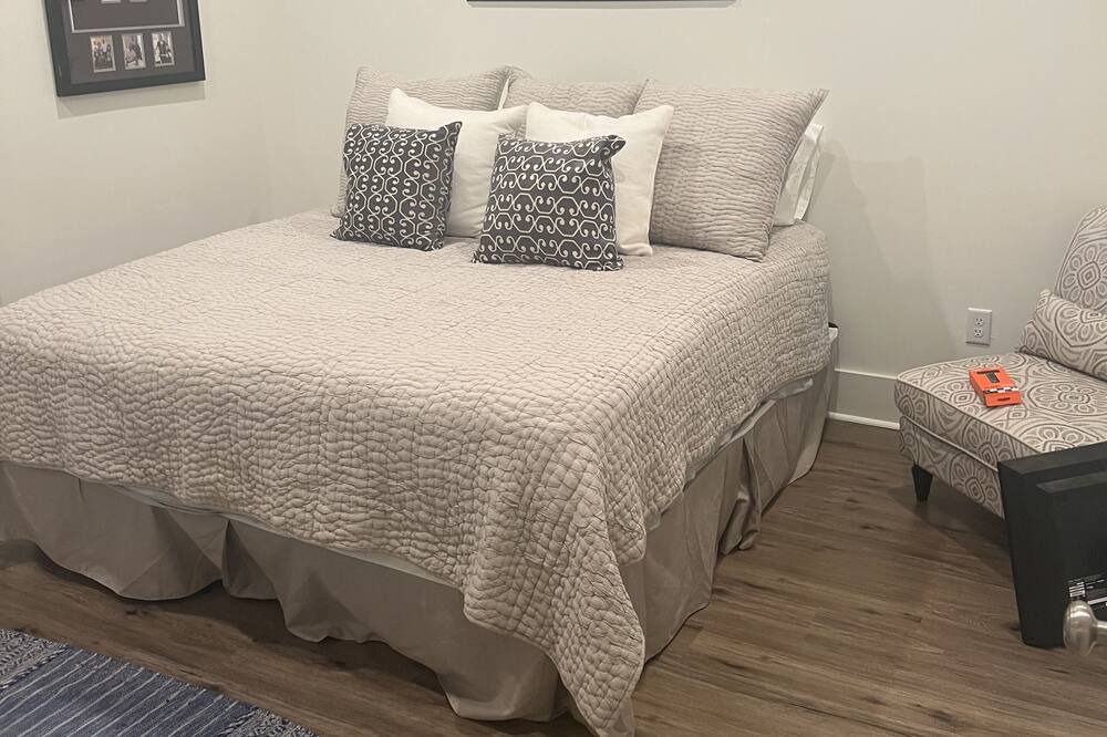 Photo of Bedroom in Starkville