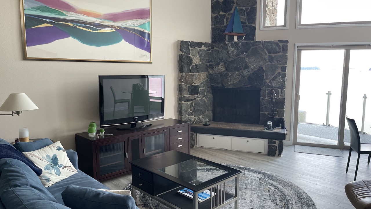 Photo of Livingroom in Port Ludlow