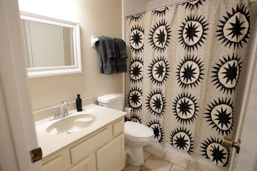 Photo of Bathroom in Pleasant Valley