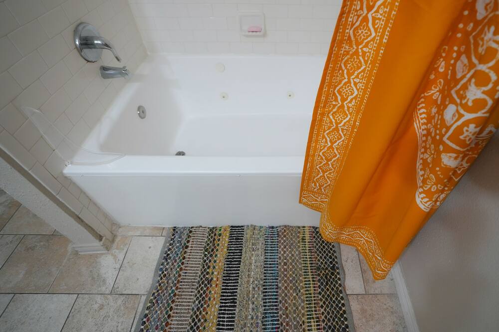 Photo of Bathroom in Pleasant Valley