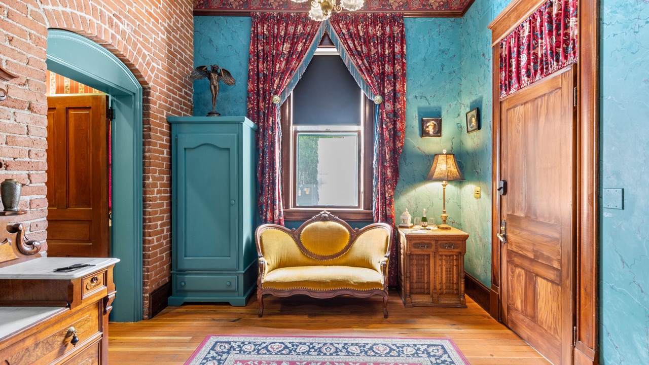 Photo of Bedroom in Historic Railroad District