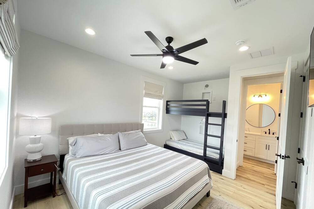 Photo of Bedroom in Galveston