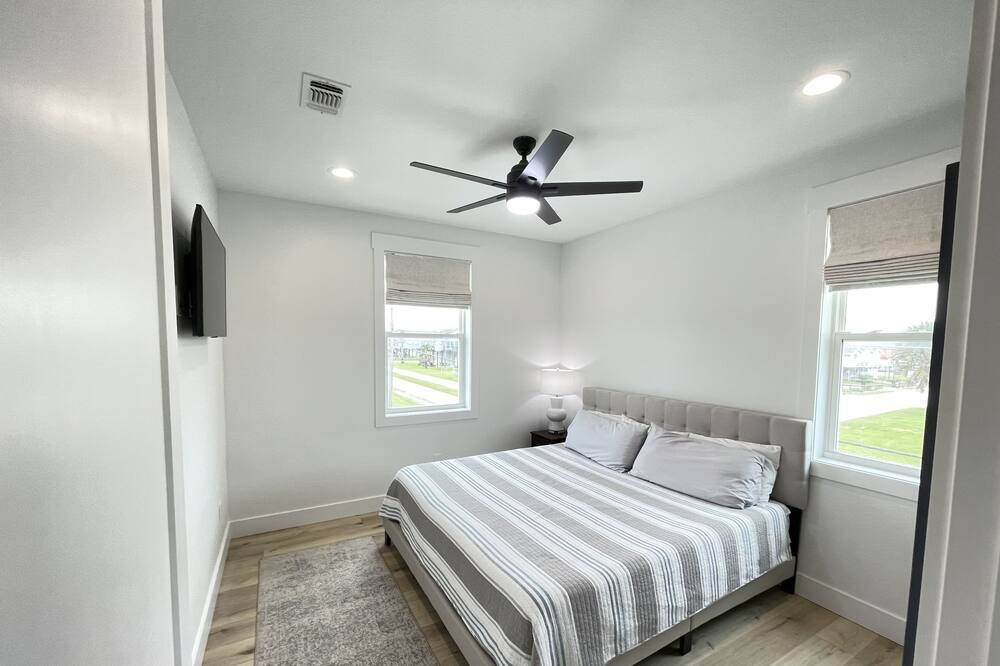 Photo of Bedroom in Galveston