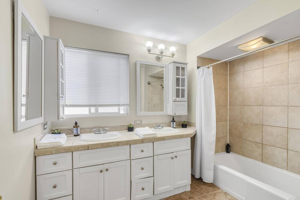 Photo of Bathroom in Wheaton