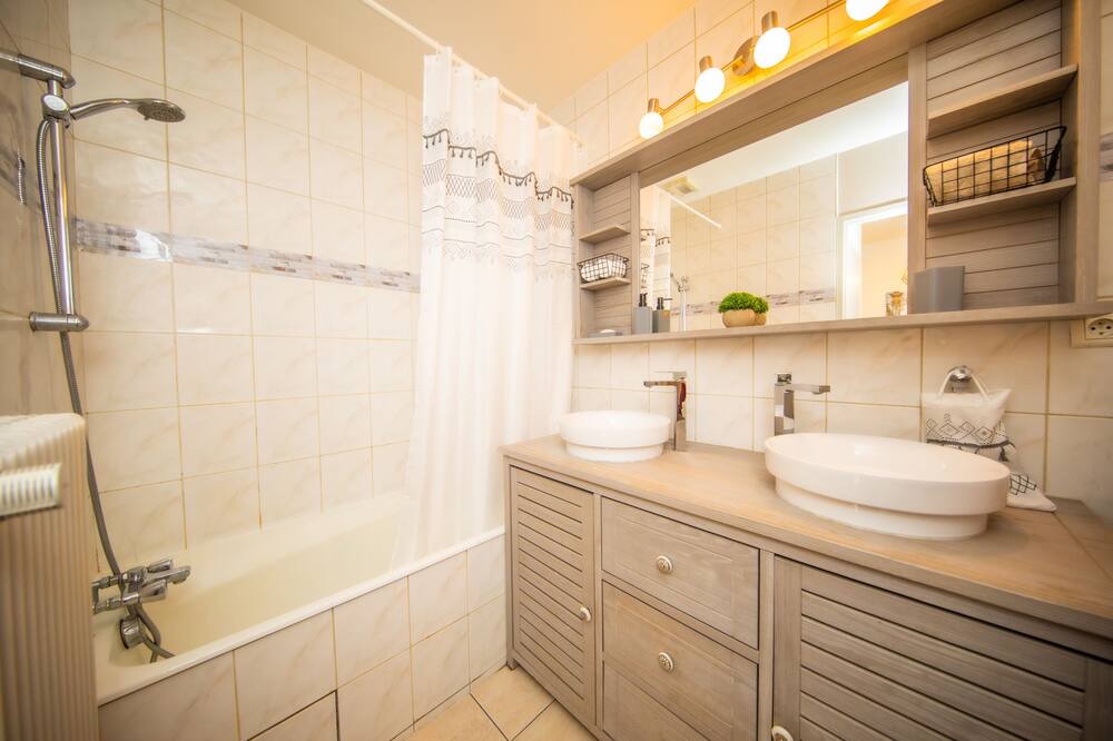 Photo of Bathroom in Haussonville-Blandan-Mon Desert-Saurupt