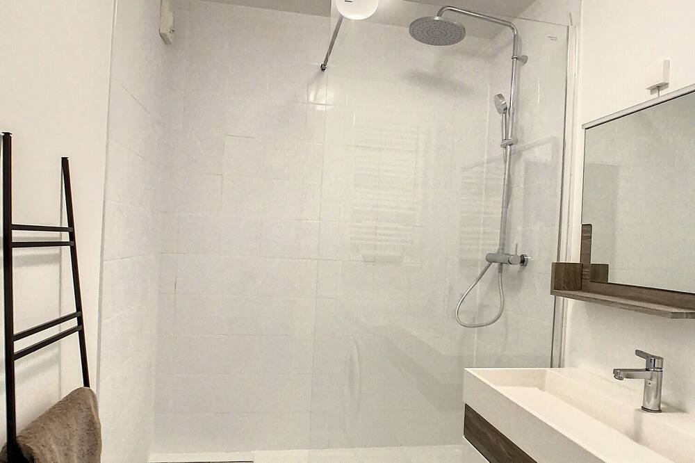Photo of Bathroom in Villeparisis