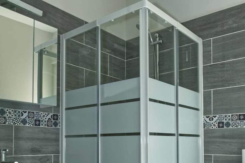 Photo of Bathroom in Saint-Senoch