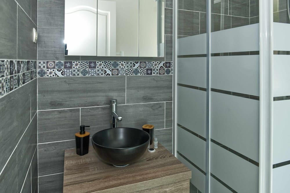 Photo of Bathroom in Saint-Senoch