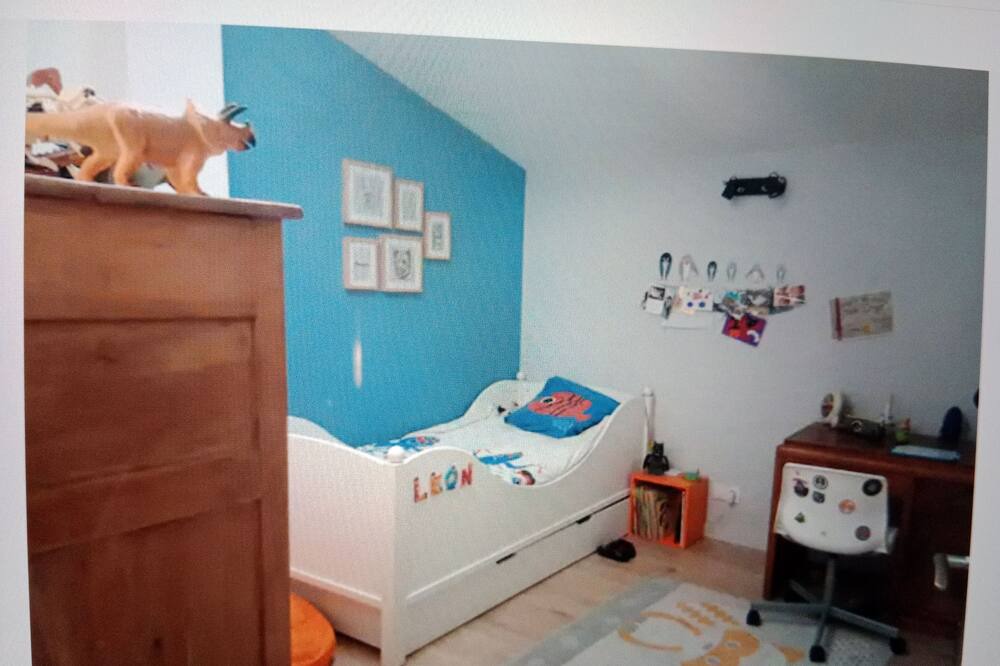 Photo of Bedroom in Montbazin