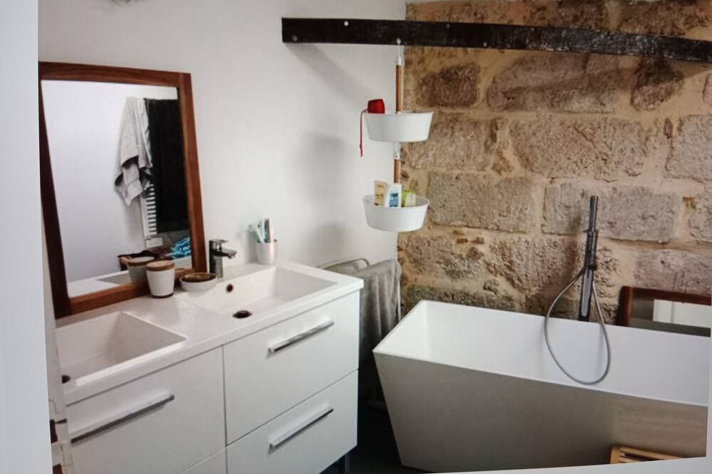 Photo of Bathroom in Montbazin