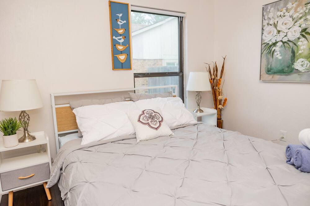 Photo of Bedroom in Fossil Creek