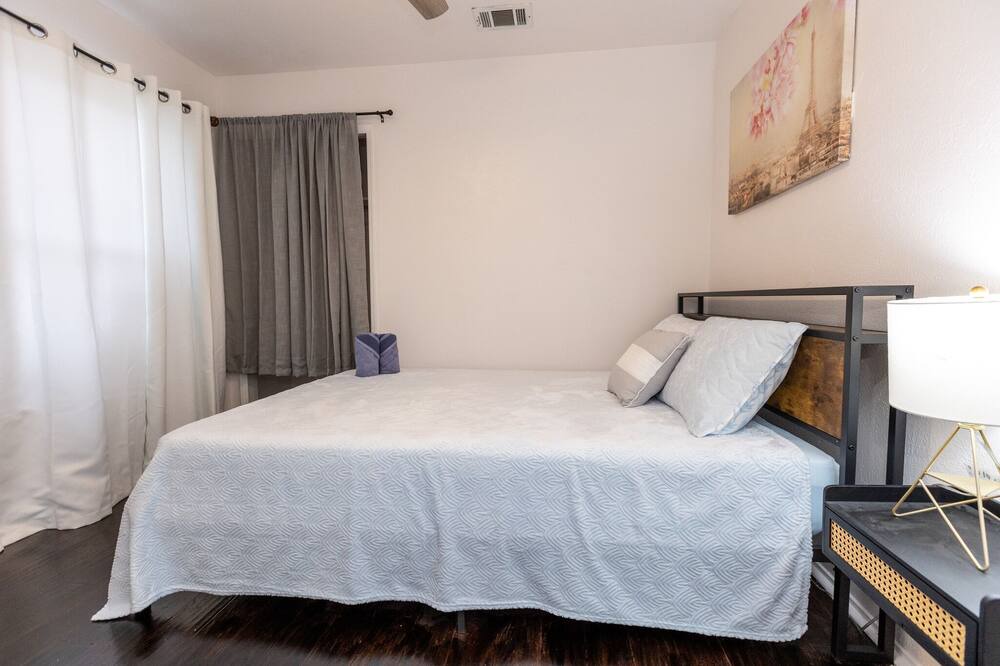 Photo of Bedroom in Fossil Creek